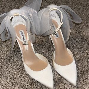 Steve Madden White Heels with Tulle Bow
